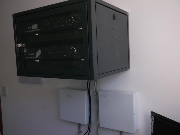 Rack CFTV com 2 dvrs de 32 câmeras